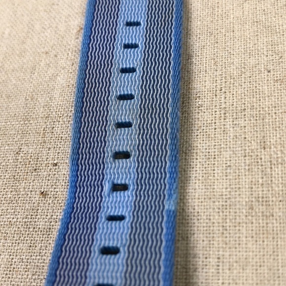 38mm Apple Watch Sport Band - Picture 3 of 7